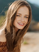 Alexis Bledel MEUB3U9_t