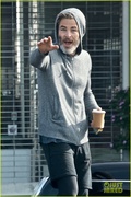 chris-pine-scruffy-picking-up-coffee-06.jpg