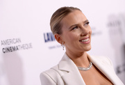 Scarlett+Johansson+35th+Annual+American+Cinematheque+wEu-n5gvWqUx.jpg