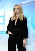 Jodie+Comer+UK+Premiere+20th+Century+Studios+QCid68CqL8Hx.jpg