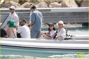 katy-perry-orlando-bloom-boat-ride-friends-in-south-of-france-33.jpg