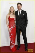emily-blunt-john-krasinski-cute-moments-sag-awards-04.jpg