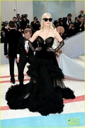 jessica-chastain-channel-karl-lagerfeld-met-gala-pics-01.jpg