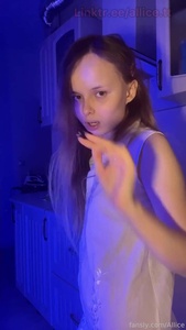 [Image: ME12PYKK_t.jpg]
