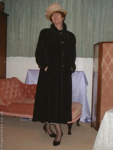 Permanent Link to Alexi in the striptease challenge