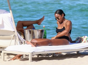 Kelly Rowland MEERNC2_t