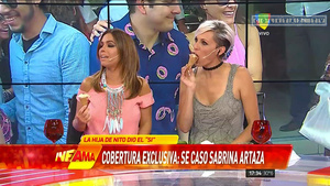 Denise.Dumas.Comiendo.Helado.Infama.HD1080P-ColitazTV.10.jpeg