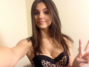 Victoria Justice nude (22).jpeg