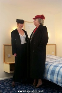 Permanent Link to Sarah and Zoe on the bed