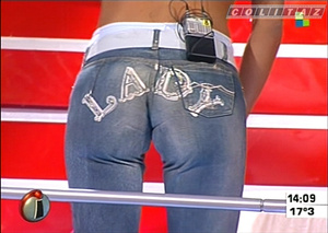 Nazarena.Velez.Jeans.Ajustados.Lady.Vueltita.Intrusos.SD.HQ-ColitazTV.24.jpeg