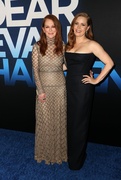 Amy+Adams+Dear+Evan+Hansen+Los+Angeles+Premiere+R0GxIgYRPQLx.jpg