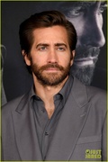 jake-gyllenhaal-ambulance-la-premiere-27.jpg