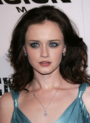 Alexis Bledel MEUB3QX_t