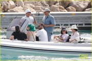 katy-perry-orlando-bloom-boat-ride-friends-in-south-of-france-26.jpg