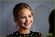 jennifer-lawrence-attends-london-causeway-premiere-11.jpeg