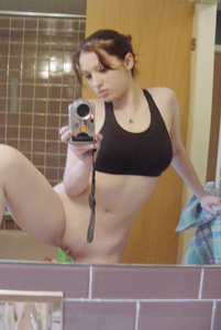 Sweet GF takes Selfpics