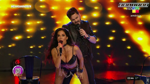 Silvina.Escudero.Cantando.2024.Rock.1080P-Colitaz.95.jpeg