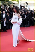 anne-hathaway-armageddon-time-cannes-premiere-30.jpg