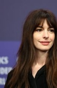 anne-hathaway-at-she-came-to-me-press-conference-at-73rd-berlinale-international-film-festival-02-16-2023-5_thumbnail.jpg