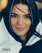 Kendall Jenner - Page 18 ME61UV9_t