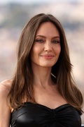 Angelina+Jolie+Eternals+Photocall+FoZr3INnQjwx.jpg