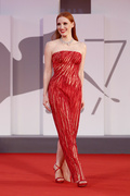 Jessica+Chastain+Competencia+Oficial+Red+Carpet+PHjW6j6yrWQx.jpg