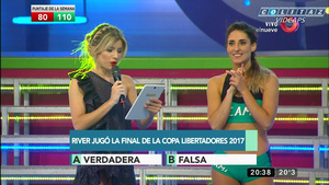 Laurita.Fernandez.Vestido.Negro.Tajo.Descuido.Combate.1080P-Colitaz.13.jpeg