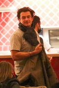 katy-perry-orlando-bloom-bday-dinner-friends-14.jpg