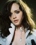 Alexis Bledel MEUB3WY_t