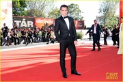 colin-farrell-brendan-gleeson-banshee-premiere-photo-call-venice-09.jpg