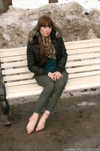 Permanent Link to City Feet – Natasha G – 2012 11 18 Barefoot in cold weather