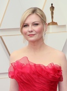 kirsten-dunst-jesse-plemons-couple-up-oscars-2022-15.jpg