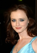 Alexis Bledel MEUB3R9_t