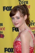 Alexis Bledel MEUB3NJ_t