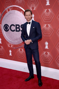 Tom+Hiddleston+74th+Annual+Tony+Awards+Arrivals+w5hxakCbdMPx.jpg