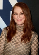 Julianne+Moore+Dear+Evan+Hansen+Los+Angeles+uvrTmikV0Xux.jpg