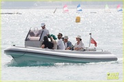 katy-perry-orlando-bloom-boat-ride-friends-in-south-of-france-15.jpg