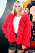 Charlize+Theron+Universal+Pictures+F9+World+qAji3B9p1r0x.jpg