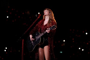 Taylor Swift - Page 24 MESCLAK_t