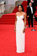 Naomie+Harris+World+Premiere+NO+TIME+DIE+Red+9zAO2gI_Ownx.jpg