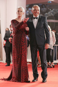 Jamie+Lee+Curtis+Halloween+Kills+Red+Carpet+vdnlKXs-mFcx.jpg