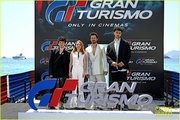 orlando-bloom-gran-turismo-photocall-at-cannes-05.jpg