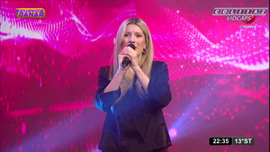 Laurita.Fernandez.Bienvenidos.a.Ganar.Vestido.Blazer.Abierto.1080P-Colitaz.04.jpeg