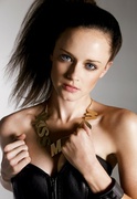 Alexis Bledel MEUB3S9_t