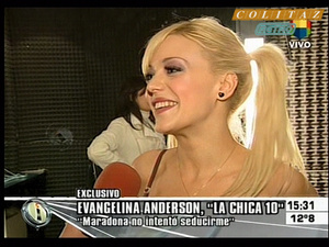 Evangelina.Anderson.Nota.Intrusos.Previa.Vueltita.SD.HQ.60FPS.No.Audio-Colitaz.44.jpeg