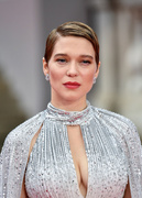 L+Seydoux+No+Time+Die+World+Premiere+Red+Carpet+UwLN6gH4HzWx.jpg