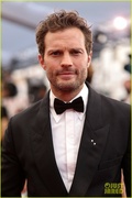 jamie-dornan-amelia-warner-oscasr-2022-14.jpg