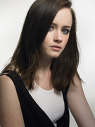 Alexis Bledel MEUB3QH_t