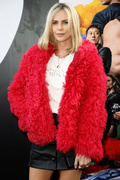 Charlize+Theron+Universal+Pictures+F9+World+tYSm0XZgsXmx.jpg