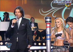 Evangelina.Aderson.Bailando.2008.Pollerita.Remera.Mojada.SD.60FPS-Colitaz.120.jpeg